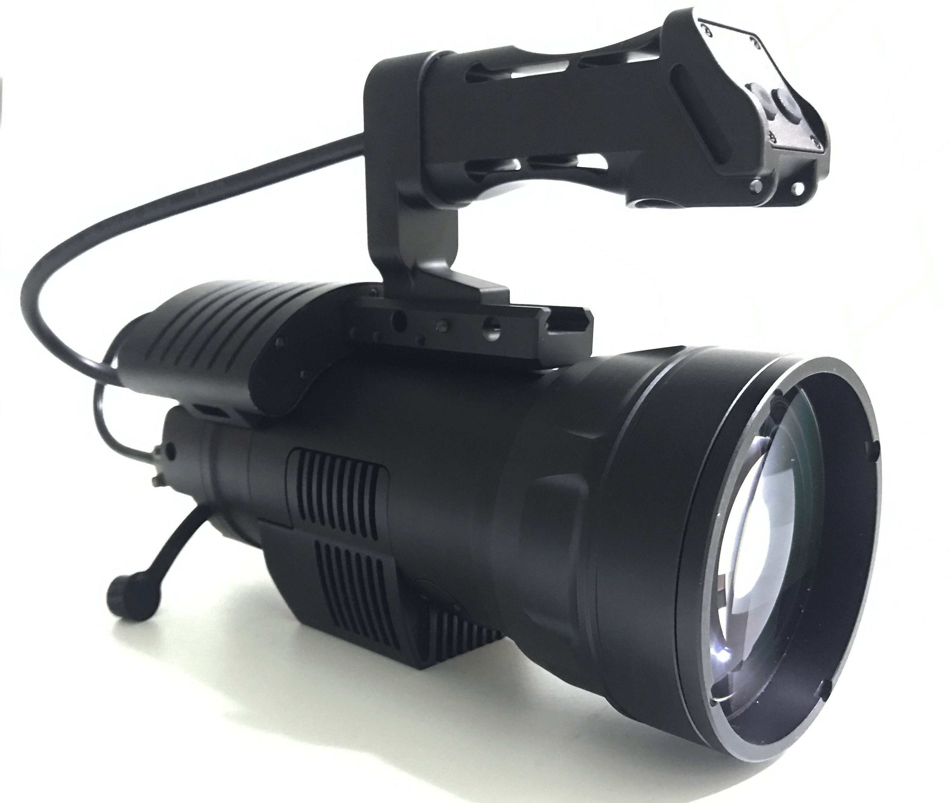 Projecteur infrarouge avec une portée de 66~100m - Illumination par LED 850  nM - 12 lampes LED IR - Ouverture lumière 30º~60º - Intensité et seuil